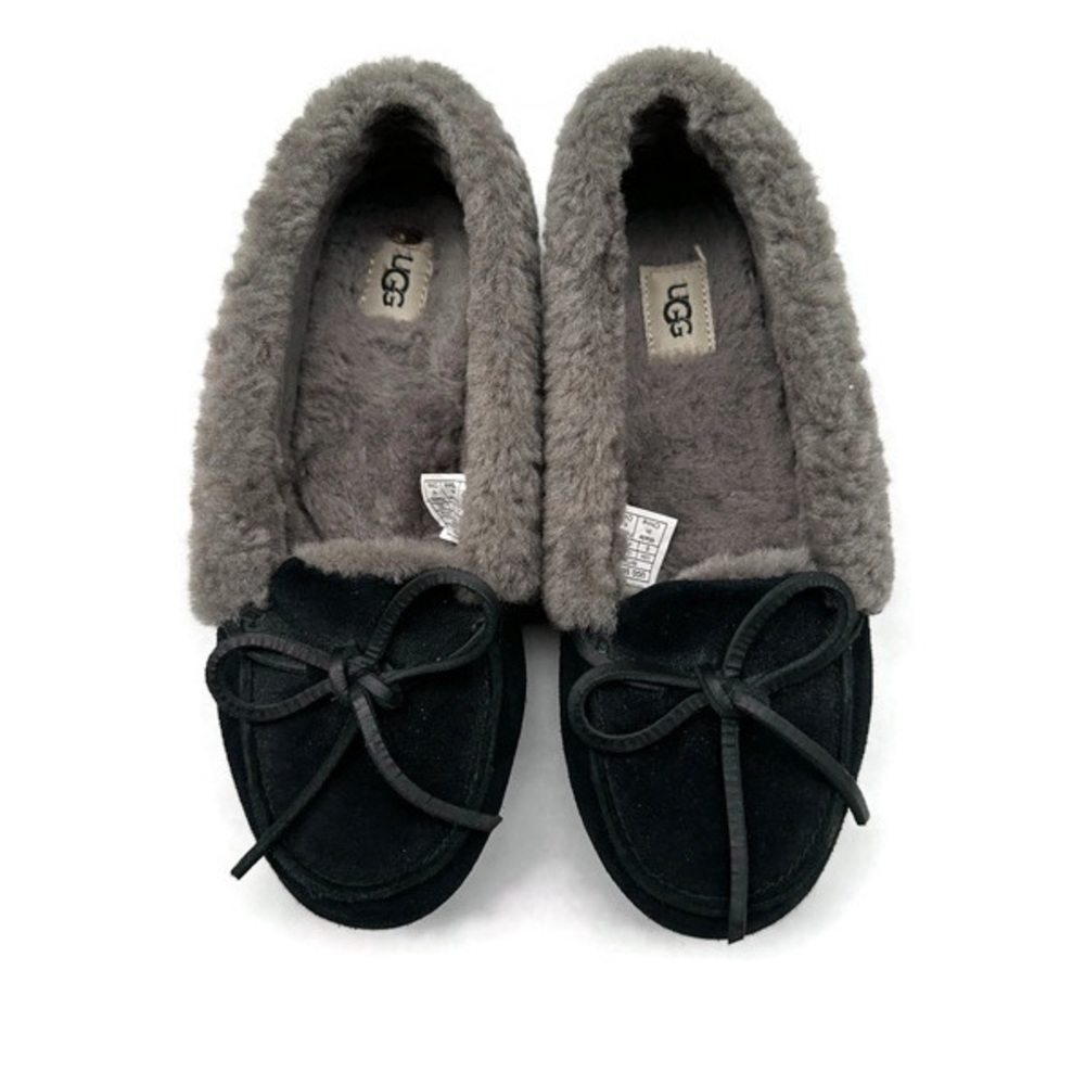 Women’s UGG Shearling Slippers Size 6